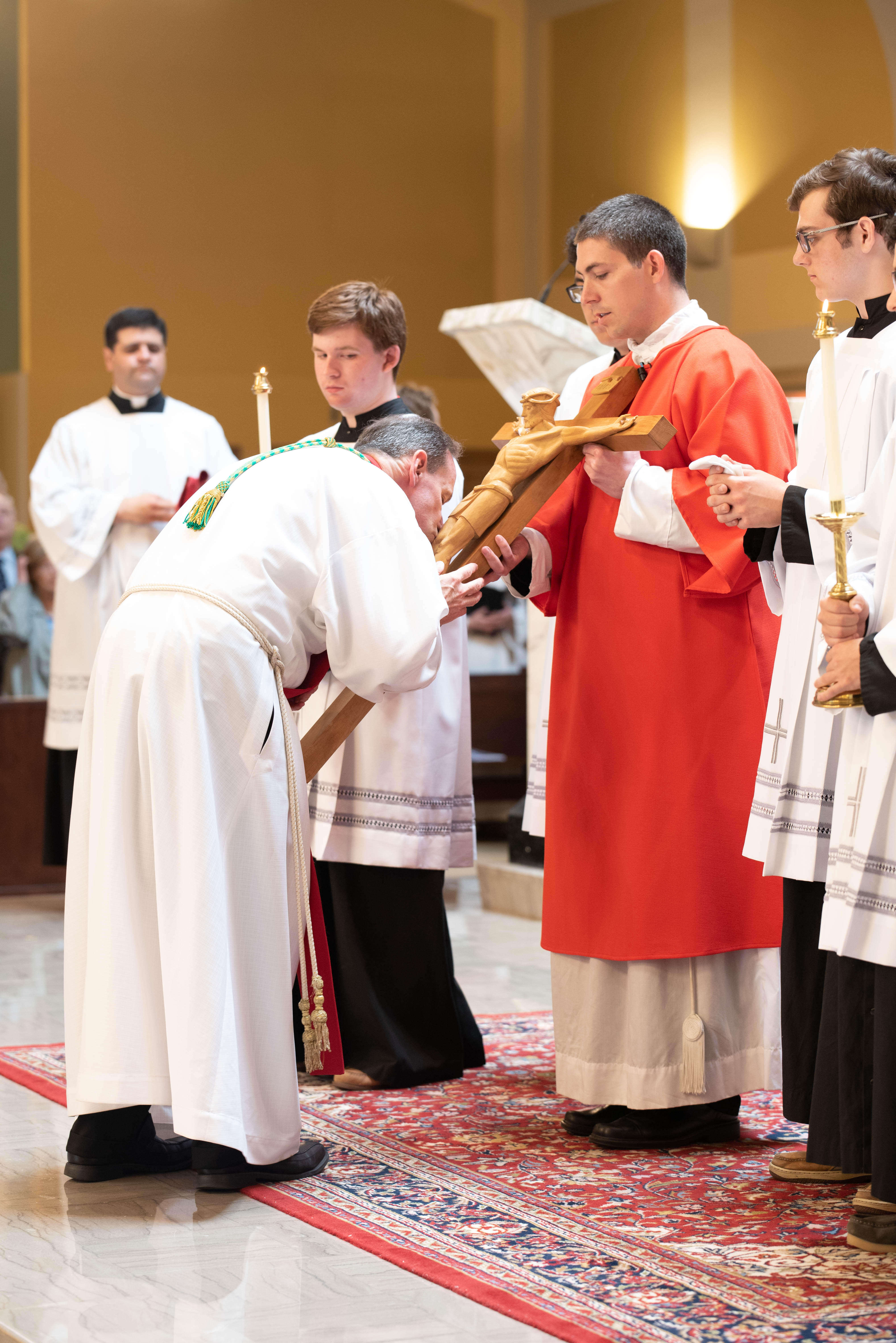 How the shape of the cross teaches us to love - Arlington Catholic Herald 